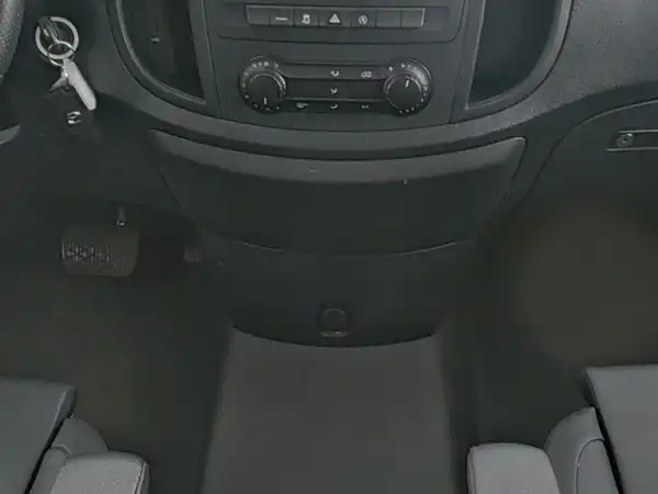 MERCEDES-BENZ VITO (17/19)