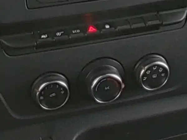 RENAULT MASTER (17/18)