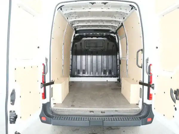 RENAULT MASTER (9/18)