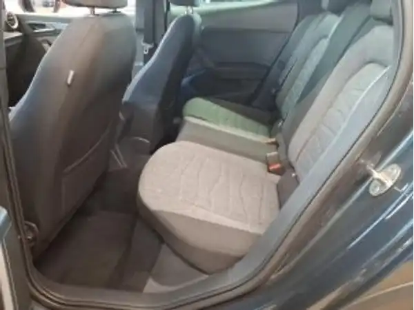SEAT ARONA (5/6)