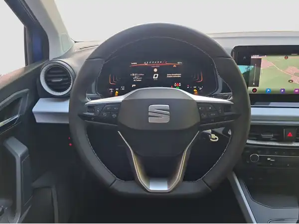 SEAT ARONA (11/16)