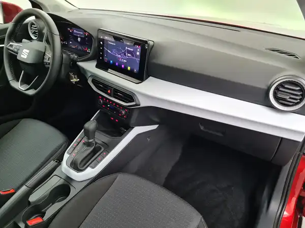 SEAT ARONA (18/18)
