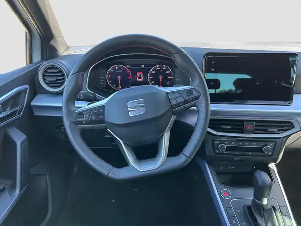 SEAT ARONA (11/16)
