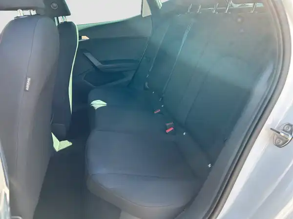 SEAT ARONA (9/16)