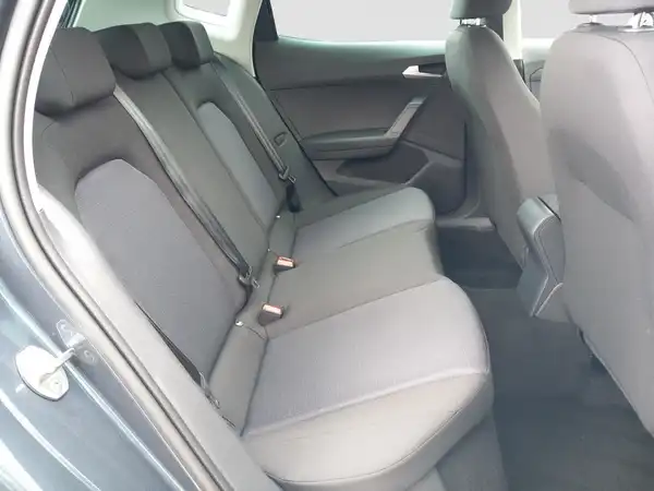 SEAT ARONA (14/15)