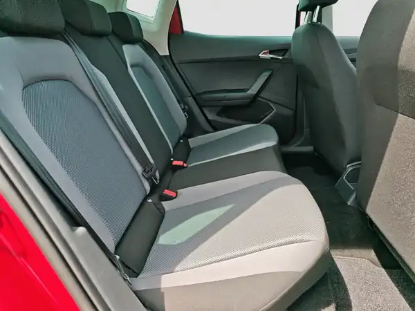 SEAT ARONA (15/16)