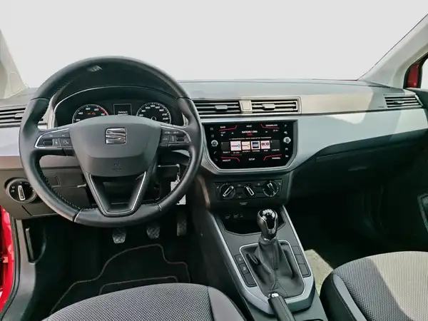 SEAT ARONA (10/16)