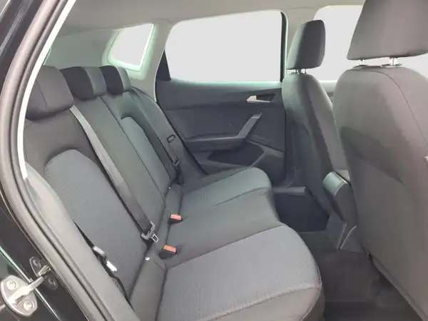 SEAT ARONA (14/15)