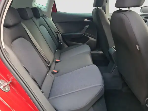 SEAT ARONA (15/16)