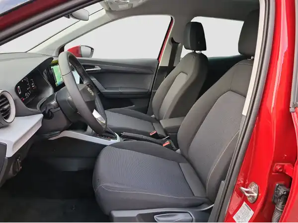 SEAT ARONA (8/16)