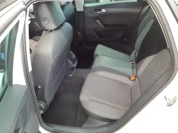 SEAT LEON (6/7)