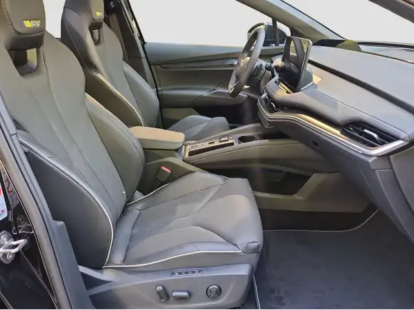 ŠKODA ENYAQ (15/17)