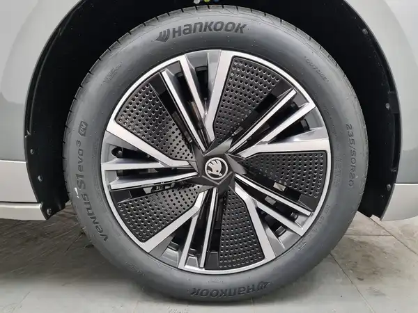 ŠKODA ENYAQ (14/17)