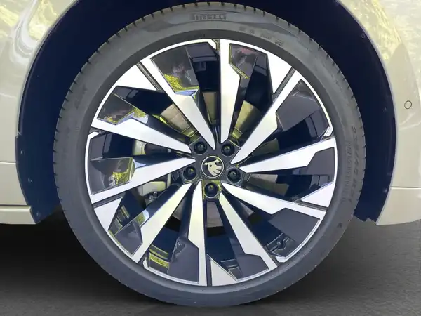 ŠKODA ENYAQ (16/16)