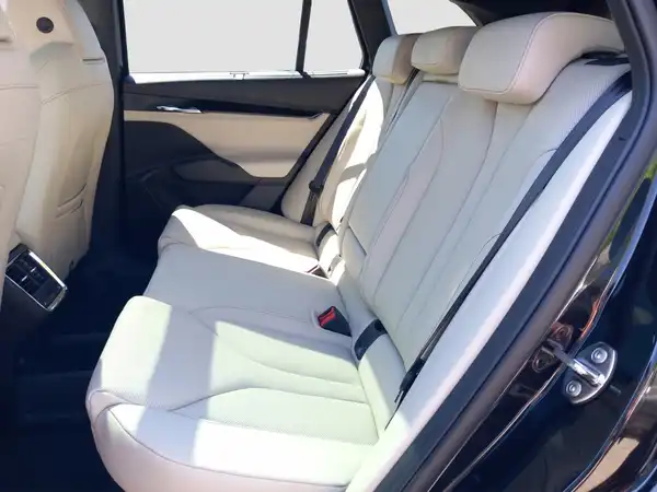 ŠKODA ENYAQ (8/16)