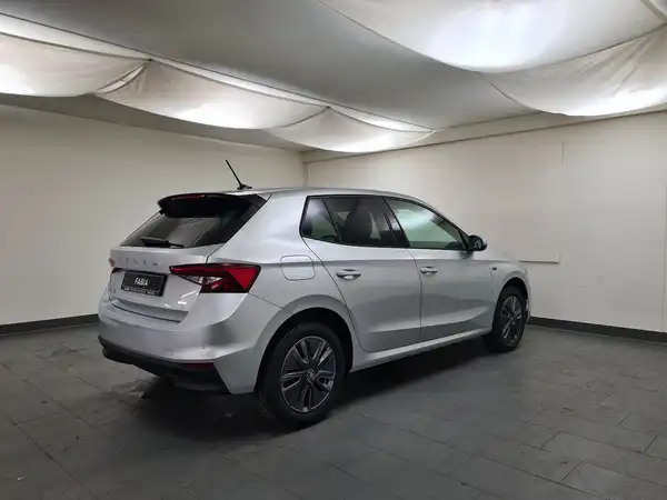 ŠKODA FABIA (7/16)
