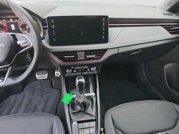 ŠKODA KAMIQ (12/16)