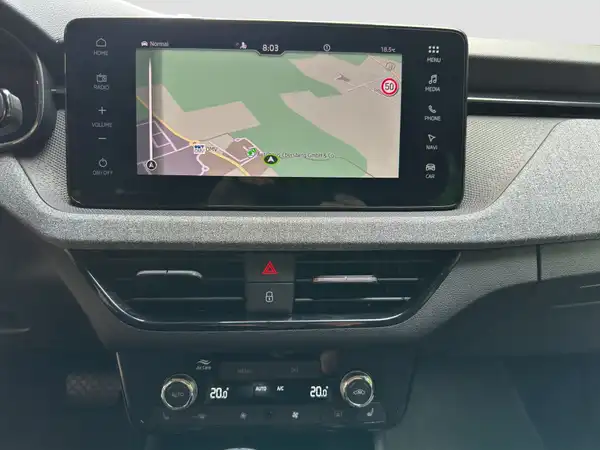 ŠKODA KAMIQ (12/16)