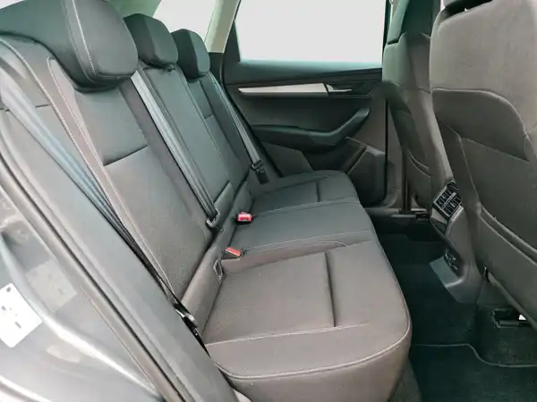 ŠKODA KAROQ (15/16)