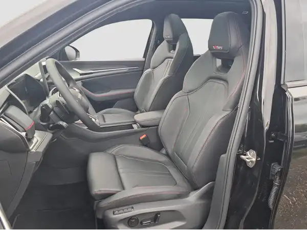 ŠKODA KODIAQ RS (8/17)