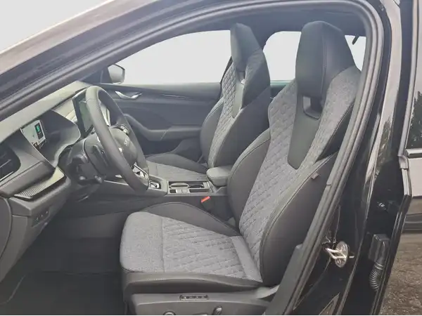 ŠKODA OCTAVIA (8/17)