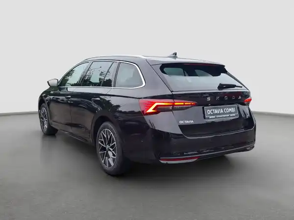 ŠKODA OCTAVIA (7/16)