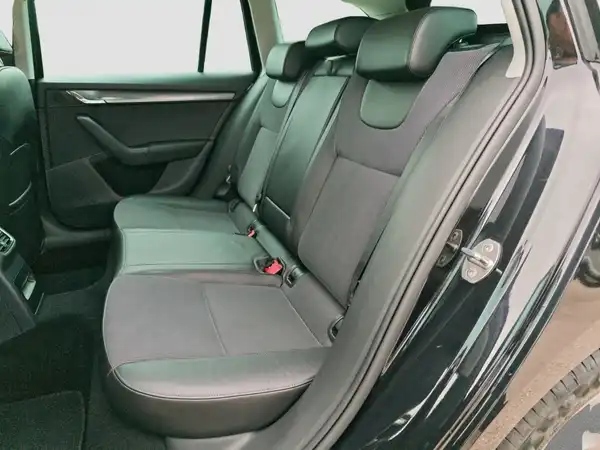 ŠKODA OCTAVIA (9/16)