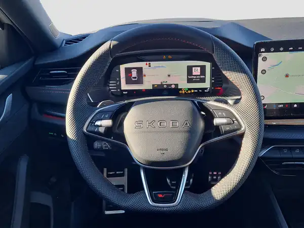 ŠKODA OCTAVIA RS (11/17)