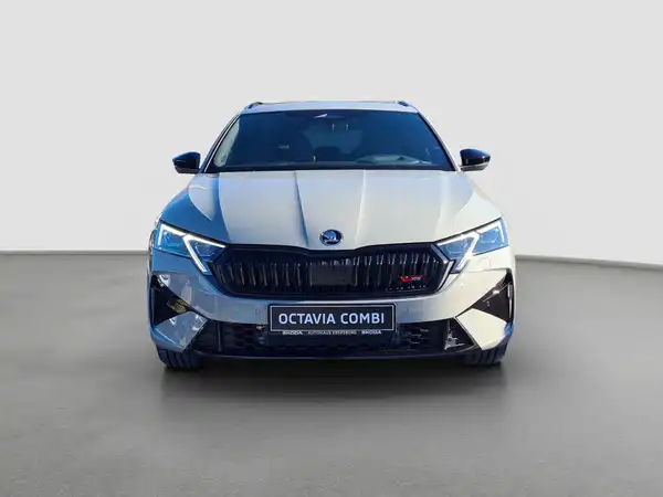 ŠKODA OCTAVIA RS (3/17)