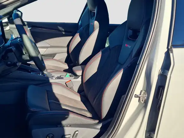 ŠKODA OCTAVIA RS (8/17)