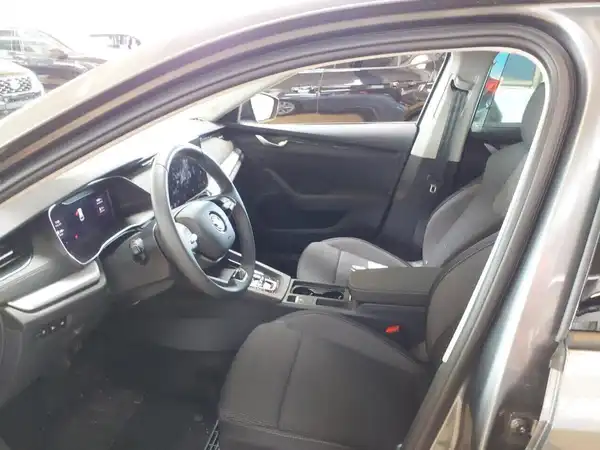 ŠKODA OCTAVIA (4/6)