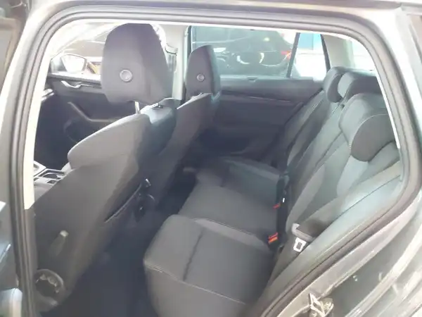 ŠKODA OCTAVIA (5/6)