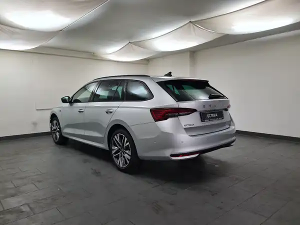 ŠKODA OCTAVIA (4/17)