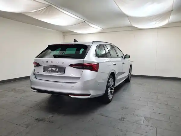 ŠKODA OCTAVIA (6/17)