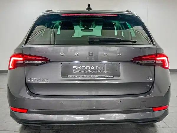 ŠKODA OCTAVIA (6/21)