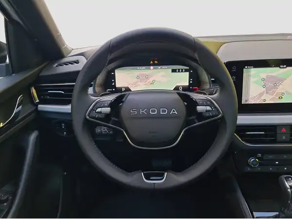 ŠKODA SCALA (11/17)