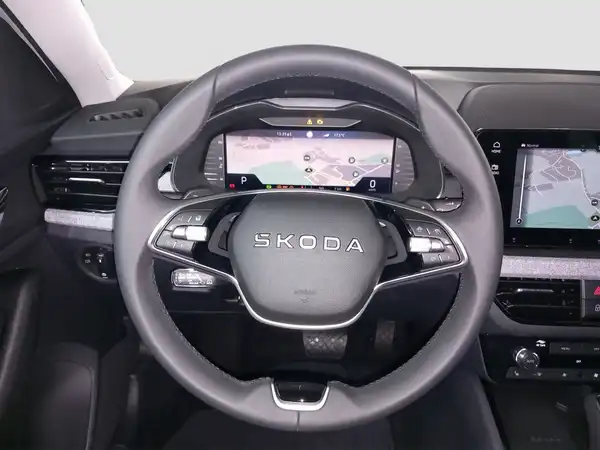 ŠKODA SCALA (10/16)