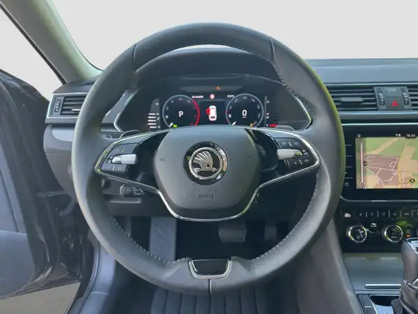 ŠKODA SUPERB (11/16)