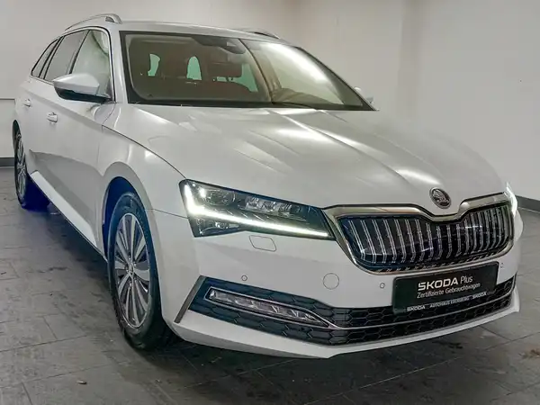 ŠKODA SUPERB (4/24)