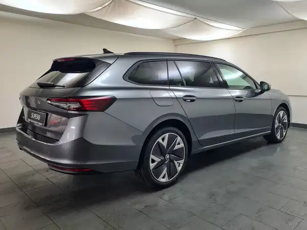 ŠKODA SUPERB (7/16)