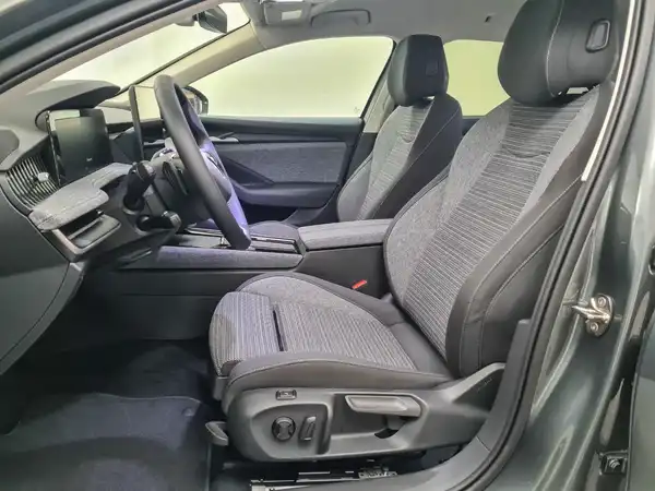 ŠKODA SUPERB (8/16)
