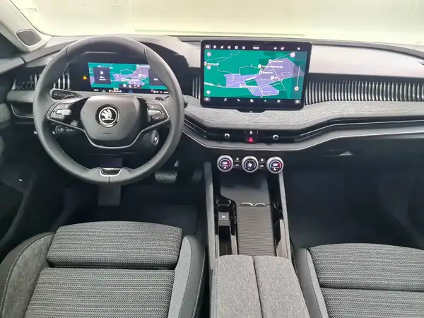 ŠKODA SUPERB (10/16)