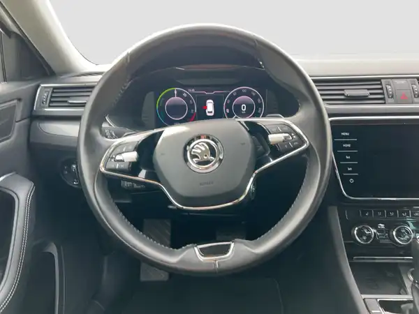 ŠKODA SUPERB (11/16)