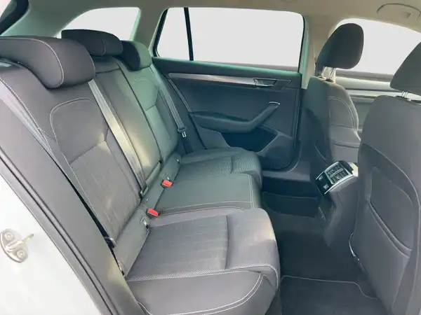 ŠKODA SUPERB (15/16)