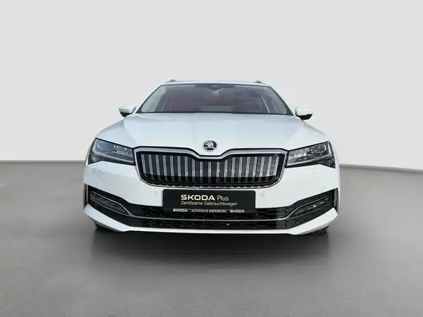 ŠKODA SUPERB (3/16)