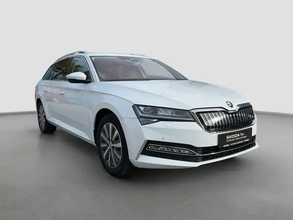 ŠKODA SUPERB (4/16)