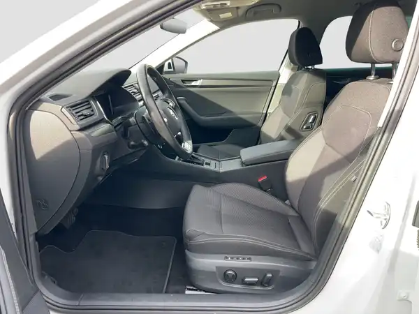 ŠKODA SUPERB (8/16)