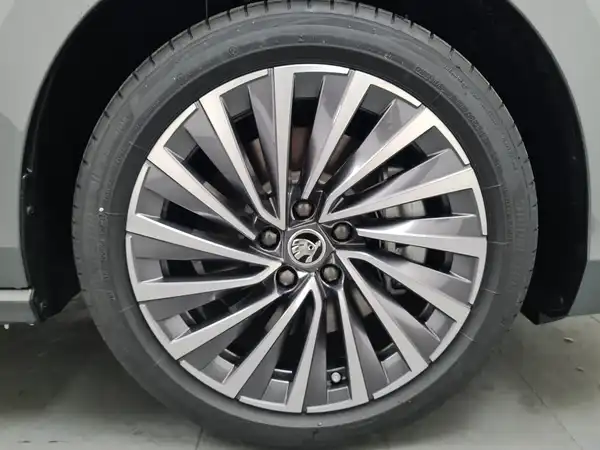 ŠKODA SUPERB (15/18)