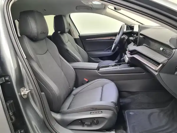 ŠKODA SUPERB (17/18)