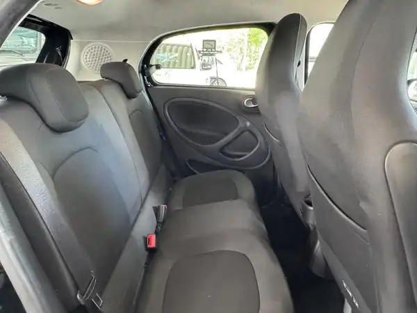 SMART FORFOUR (13/18)
